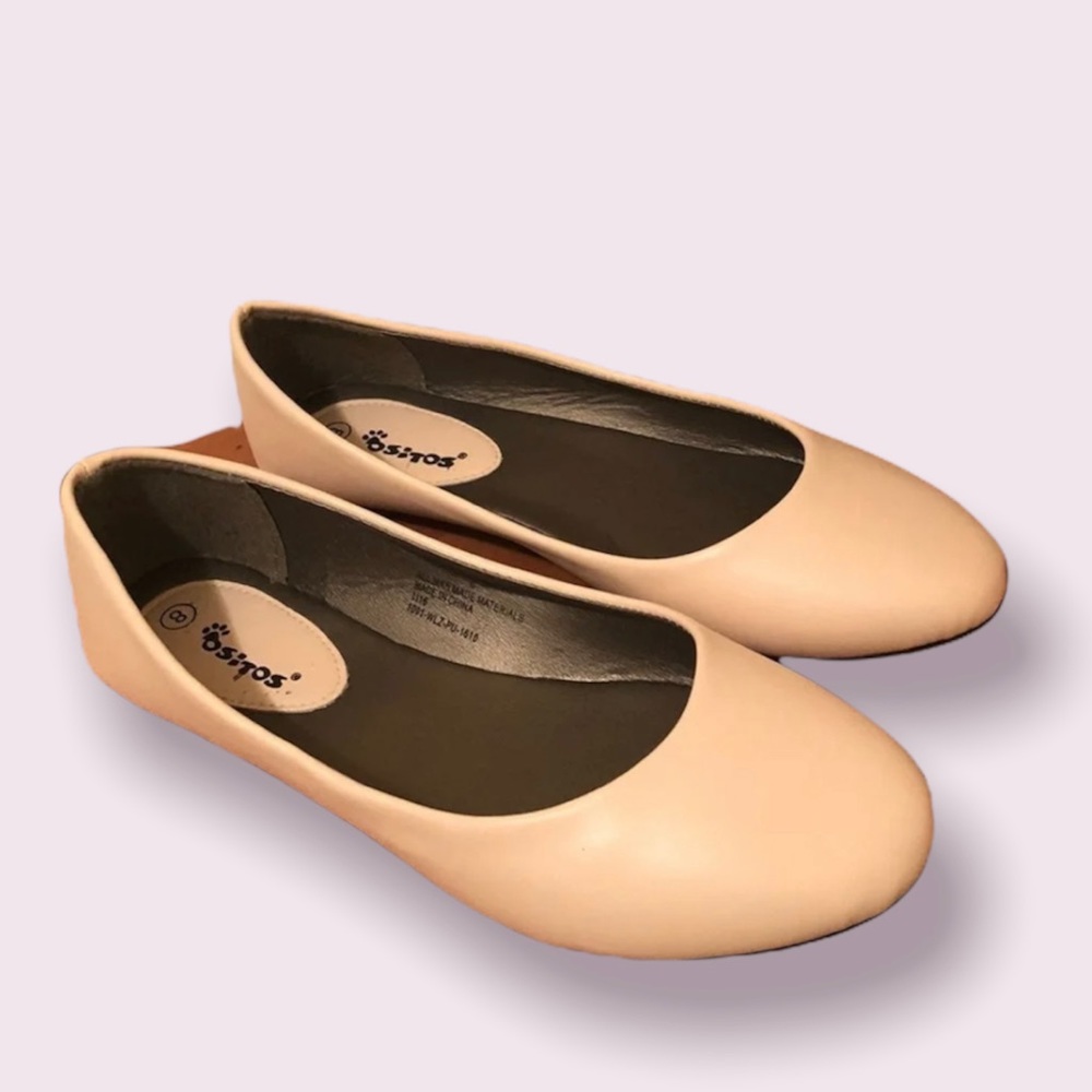 Flat plumps. New!!! Size 8.